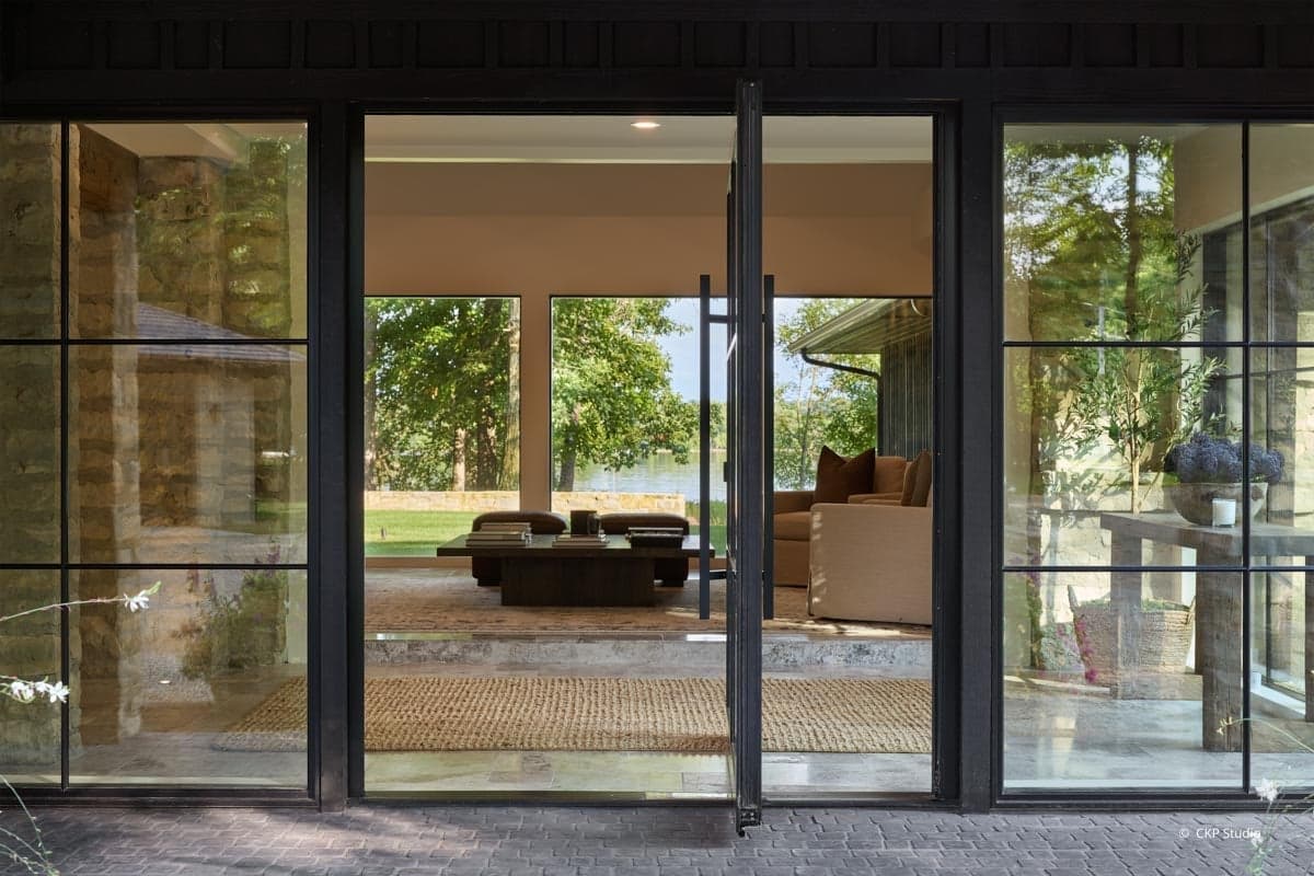 VistaLuxe AL LINE pivot door