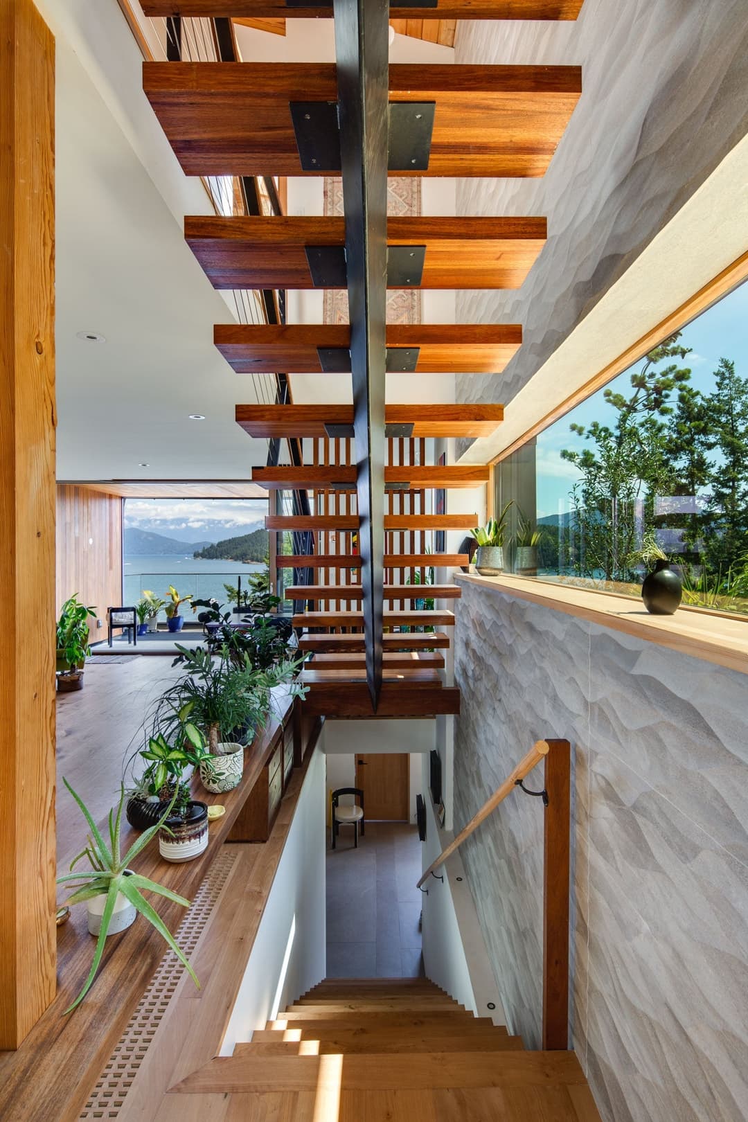 Ultra Series picture casement