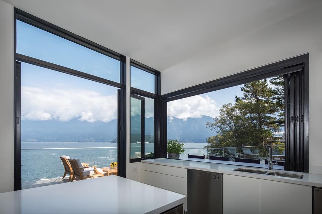 VistaLuxe WD LINE outswing French doors, direct sets and folding window