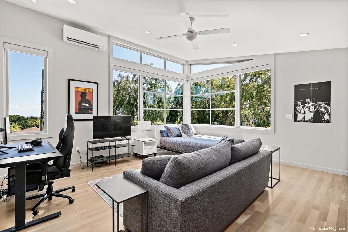 AUD with Corner Windows